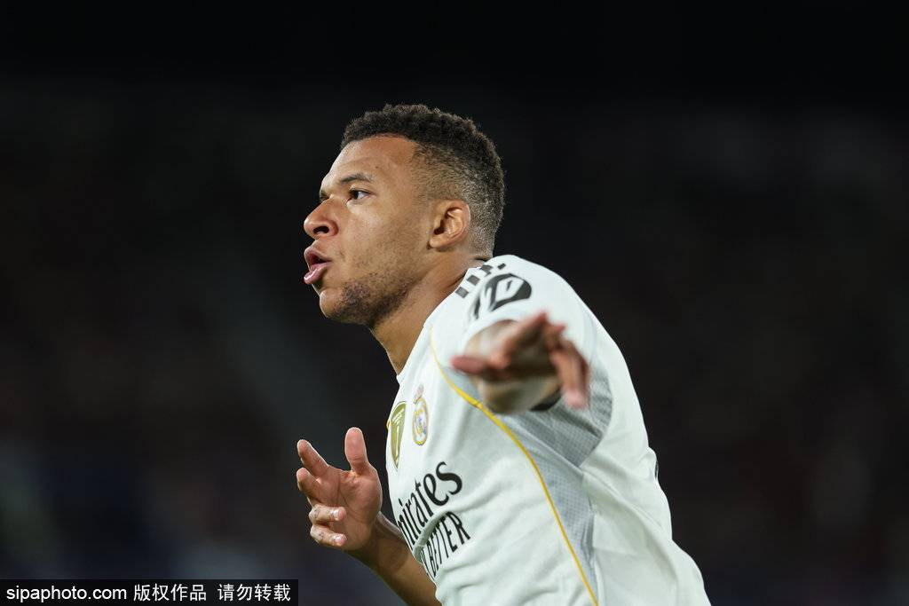 万博体育-爆冷引发热议！，姆巴佩在TES比赛中险胜气势如虹延续-万博体育