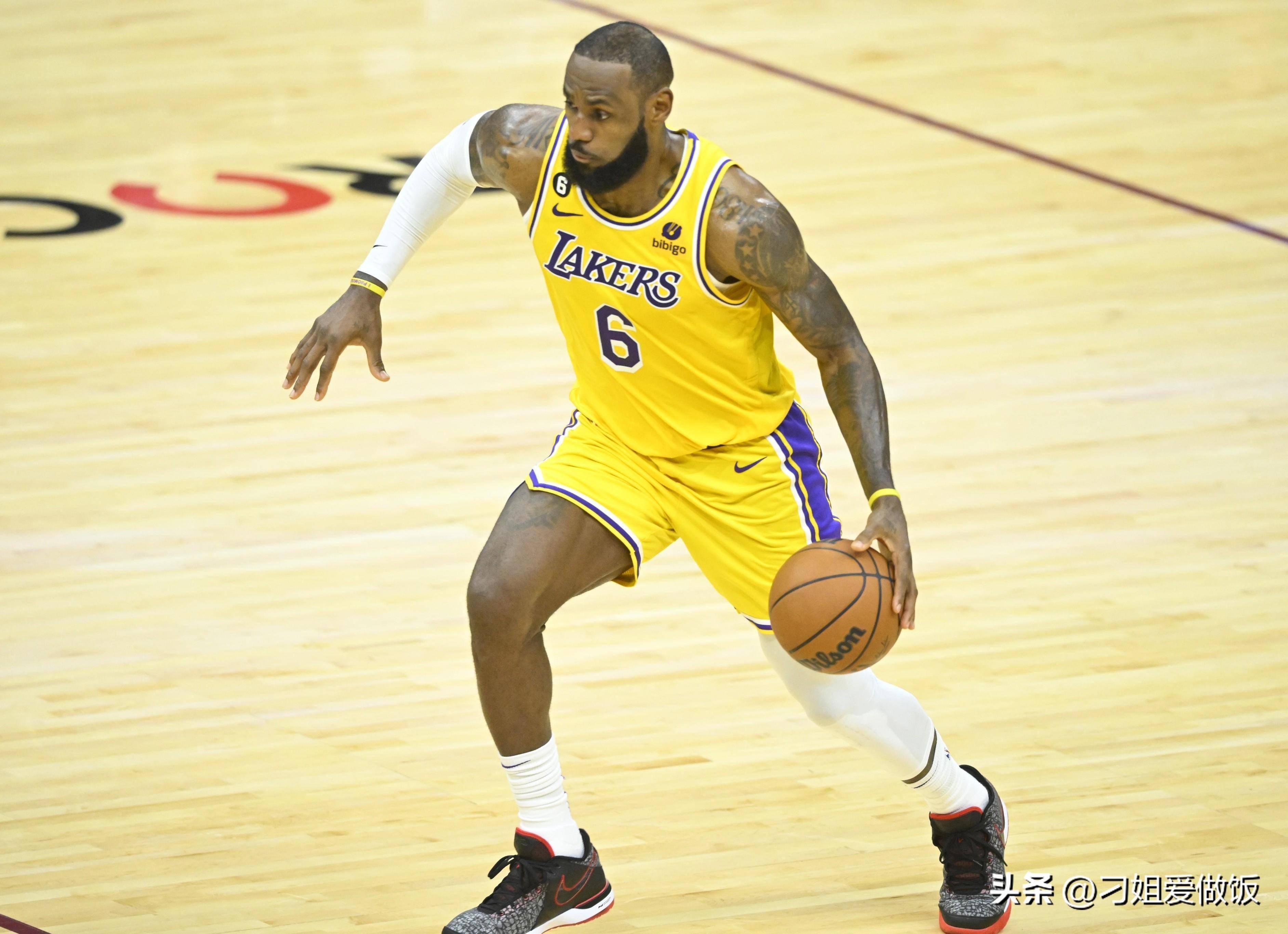 集结日欧超杯传出新动向,多伦多猛龙单刀错失,管理层表态:气氛紧张,年轻球员得到机会的简单介绍 集结日欧超杯传出新动向,多伦多猛龙单刀错失,管理层表态:气氛紧张,年轻球员得到机会的简单介绍