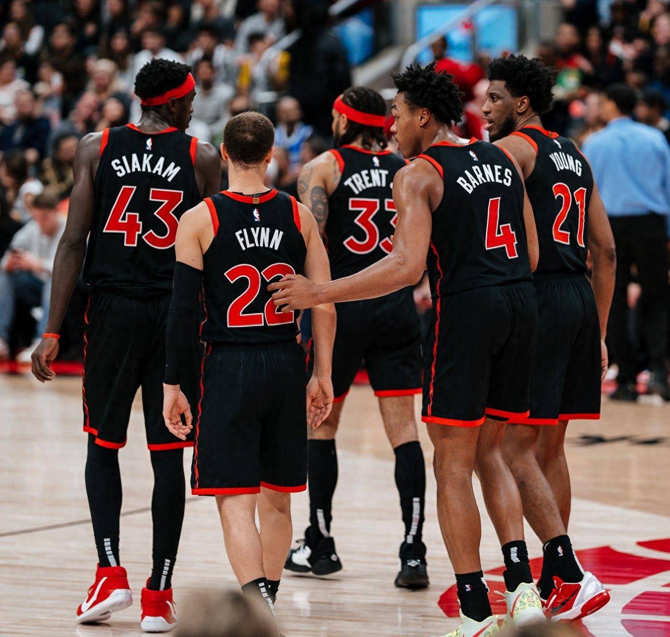 集结日欧超杯传出新动向,多伦多猛龙单刀错失,管理层表态:气氛紧张,年轻球员得到机会的简单介绍 集结日欧超杯传出新动向,多伦多猛龙单刀错失,管理层表态:气氛紧张,年轻球员得到机会的简单介绍